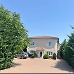 Armonia Apartments